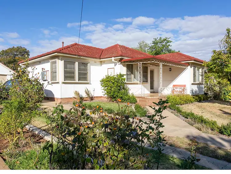 54 Hodson Avenue, Turvey Park NSW 2650