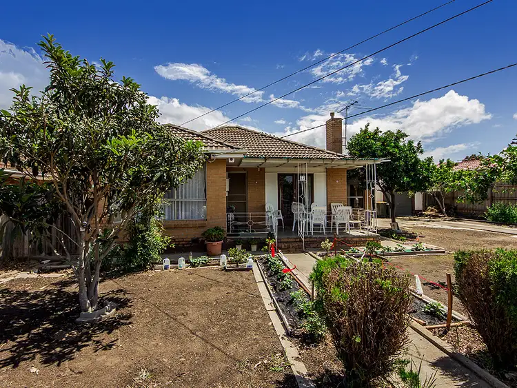 17 Cowper Avenue, St Albans VIC 3021