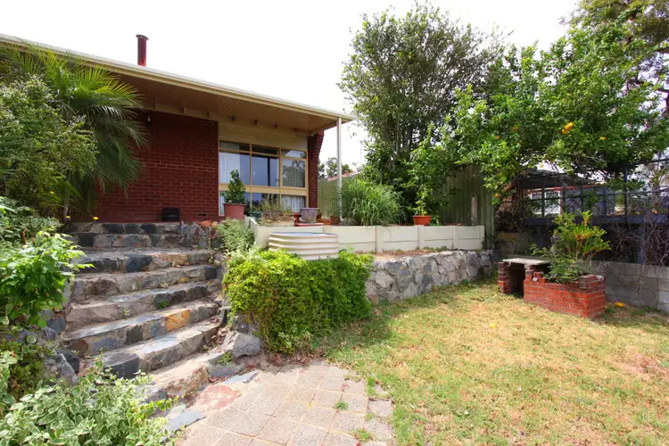 63 Ashley Drive, Kelmscott WA 6111