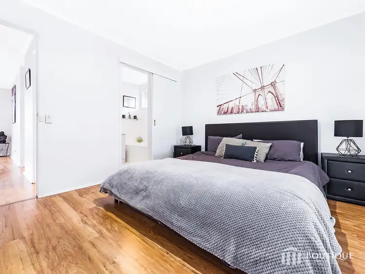 Fifth view of Homely house listing, 8 Hillview Rise, Hampton Park VIC 3976