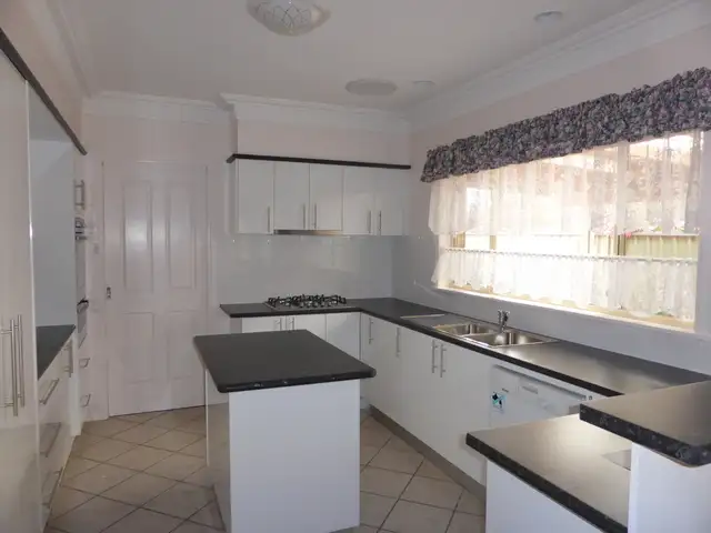 Seventh view of Homely house listing, 2 Angeleish Avenue, Parkes NSW 2870