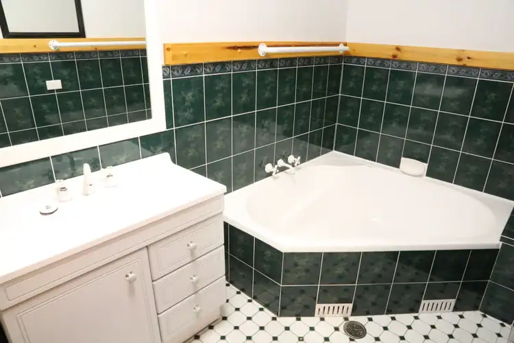 Seventh view of Homely apartment listing, 4/3 Nettin Circuit, Jindabyne NSW 2627