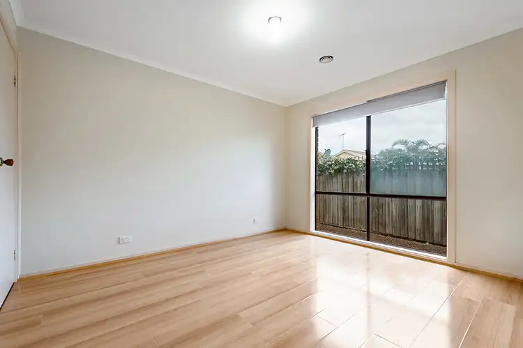 Fifth view of Homely house listing, 2/15 Allwyn Crescent, Mill Park VIC 3082
