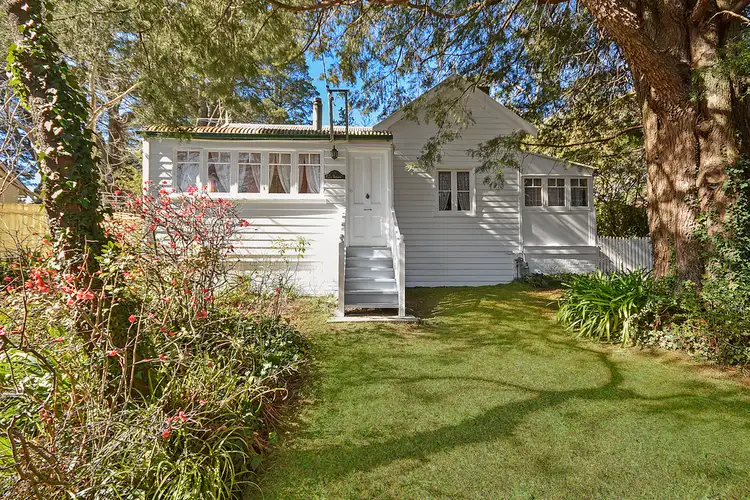 8 Albert Street, Leura NSW 2780