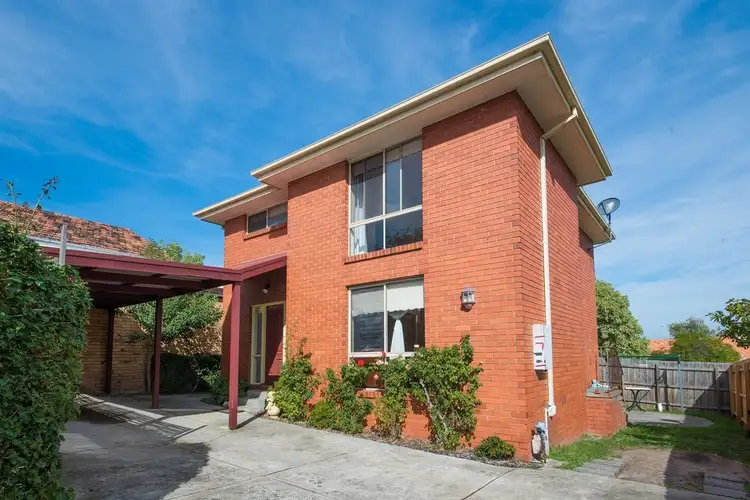 2/18 Ferntree Gully Rd, Oakleigh East VIC 3166