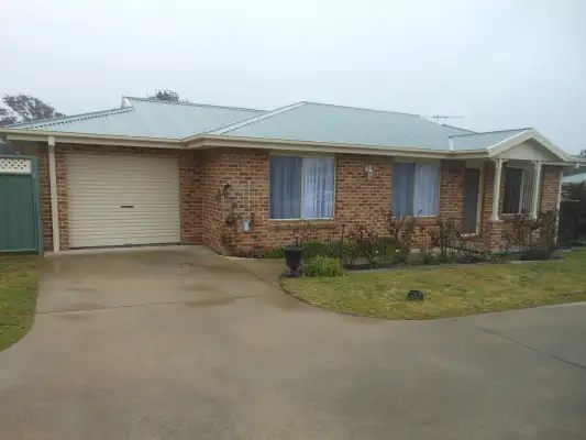 3/9 Miro, Young NSW 2594