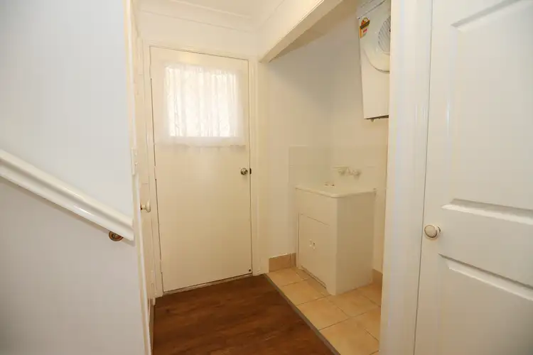 Seventh view of Homely unit listing, 5 / 187 Goondoon Street, Gladstone Central QLD 4680