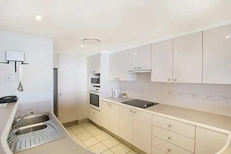 Sixth view of Homely unit listing, A33/1 'Magic Mountain' Great Hall Drive, Miami QLD 4220