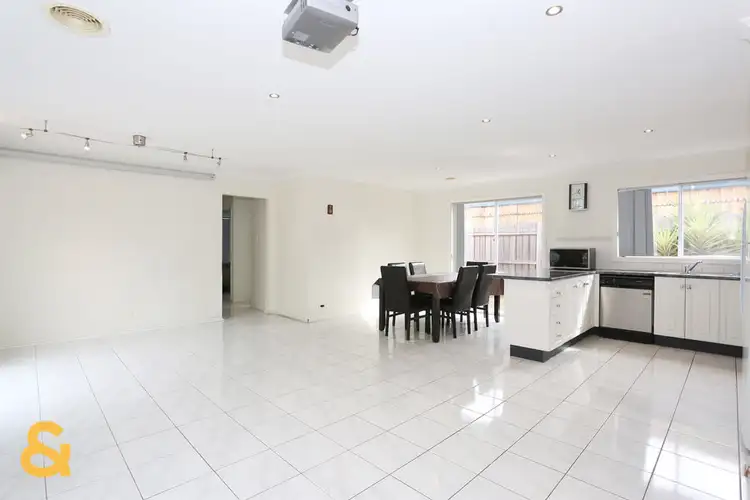 Sixth view of Homely house listing, 8 Hammond Place, Roxburgh Park VIC 3064