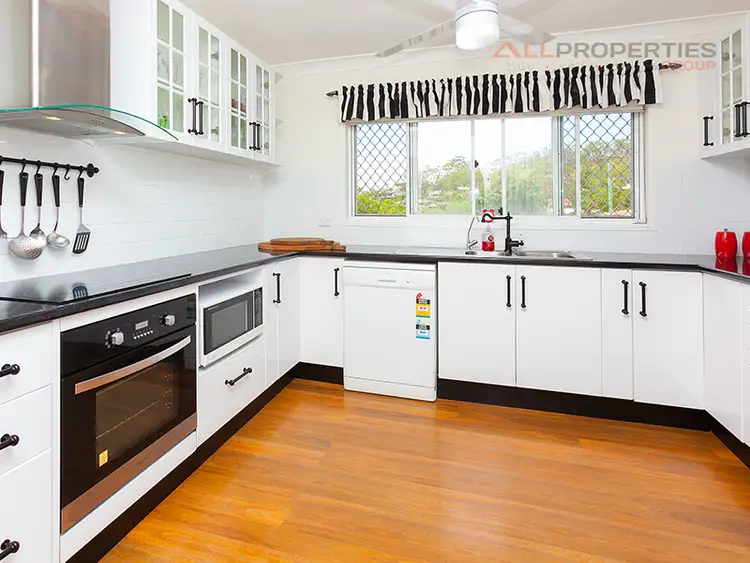 Second view of Homely house listing, 7 Jay Court, Mount Warren Park QLD 4207