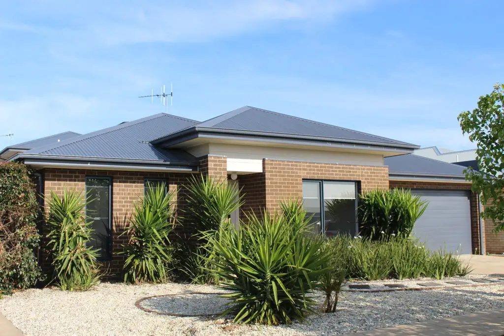 Main view of Homely house listing, 1/33 Lakeviews Circuit, Yarrawonga VIC 3730