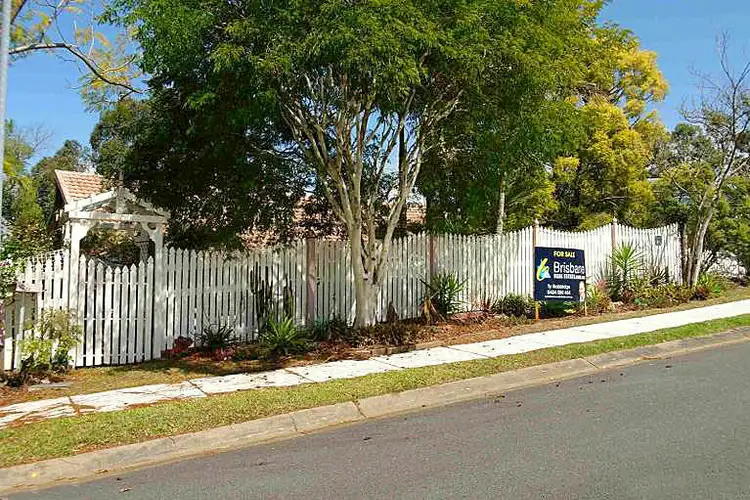 22 Stralock Street, Chapel Hill QLD 4069
