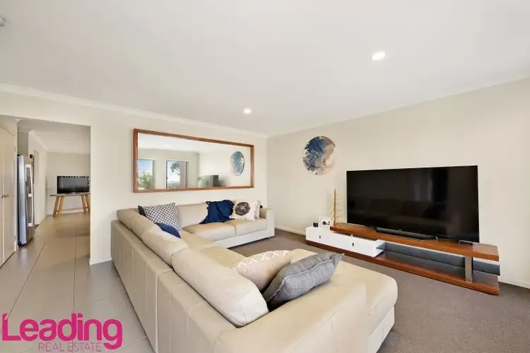 Third view of Homely house listing, 5 Emma Court, Sunbury VIC 3429