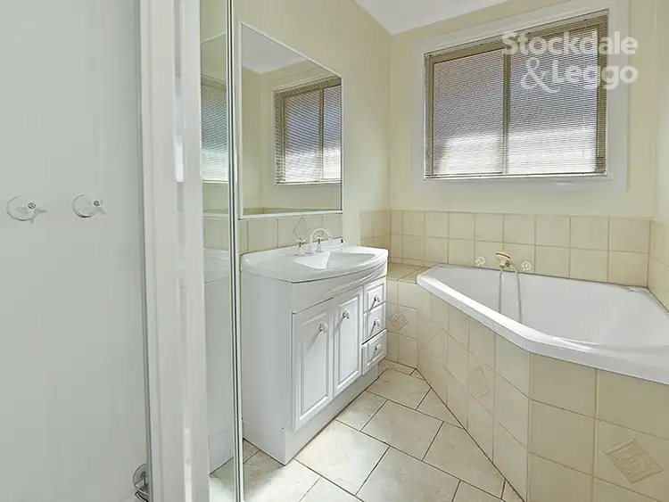 Seventh view of Homely house listing, 162 Erinbank Crescent, Westmeadows VIC 3049