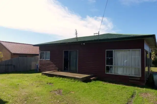 32 Glanville Rd, Sussex Inlet NSW 2540