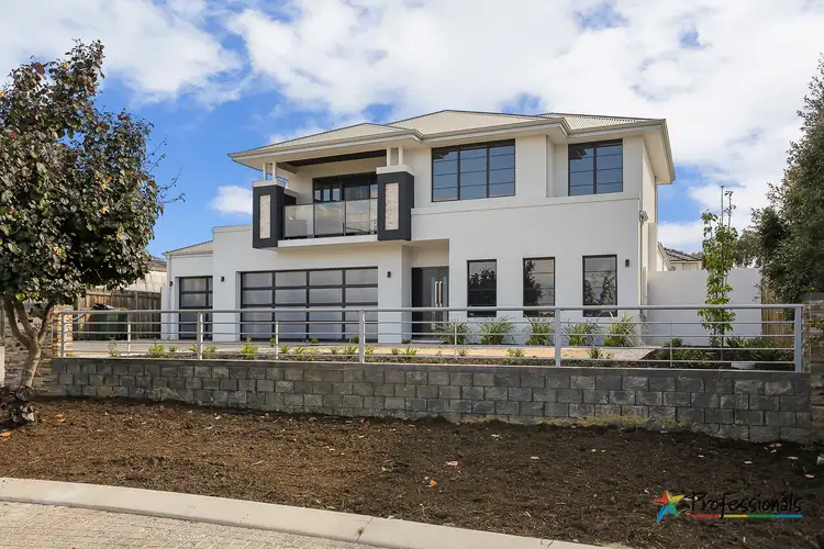 Second view of Homely house listing, 32 Portmarnock Drive, The Vines WA 6069