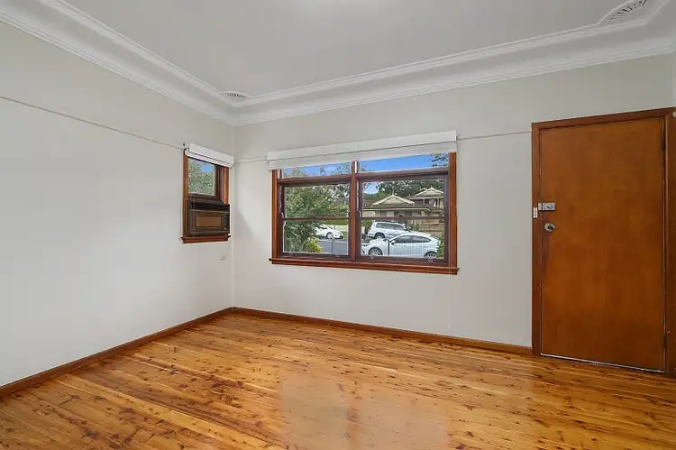 Second view of Homely house listing, 21 Kinarra Avenue, Wyoming NSW 2250