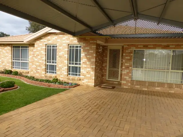 41 Flinders Street, Parkes NSW 2870