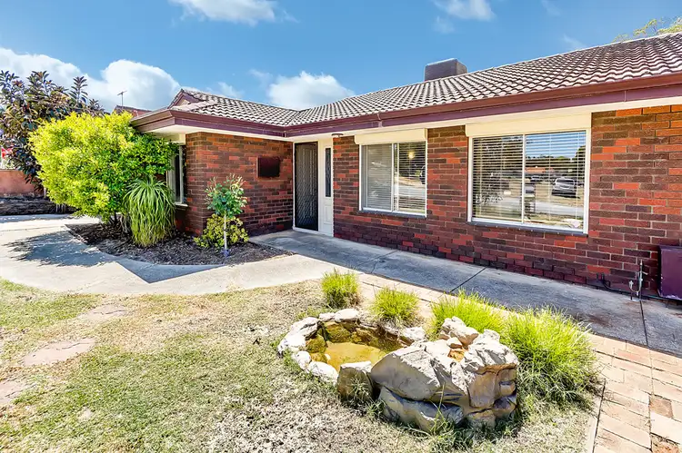 19 Carlton Place, Swan View WA 6056