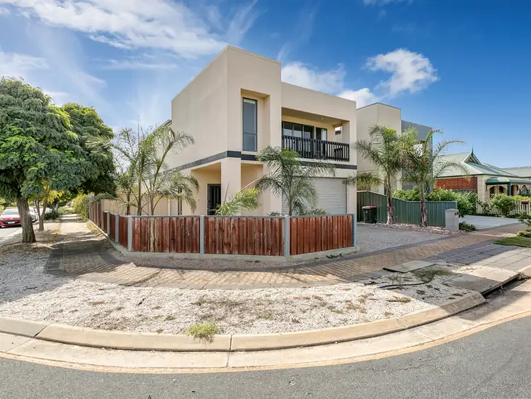 40A Windermere Cres, Mawson Lakes SA 5095