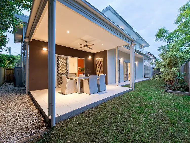 6 Brook Rd, Wooloowin QLD 4030