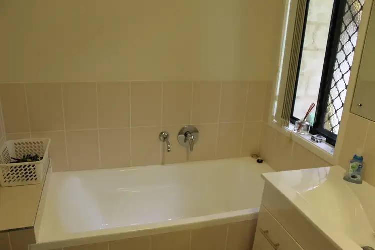 Fifth view of Homely house listing, 25 DISCOVERY CRESCENT, Rosslyn QLD 4703