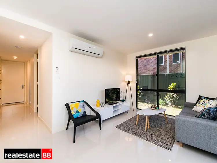 Sixth view of Homely apartment listing, 3/33 Windsor Street, Perth WA 6000