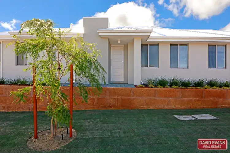 4/2 Redheart Road, Carramar WA 6031