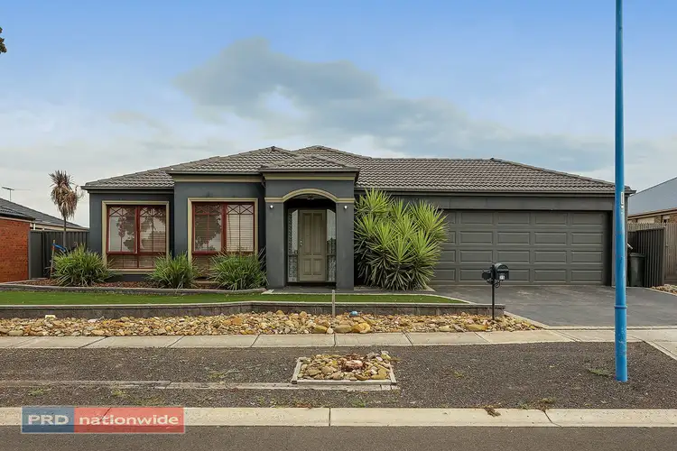 25 Clarence Street, Manor Lakes VIC 3024