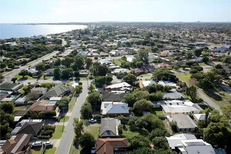 Second view of Homely house listing, 8 Regehr Street, Warnbro WA 6169