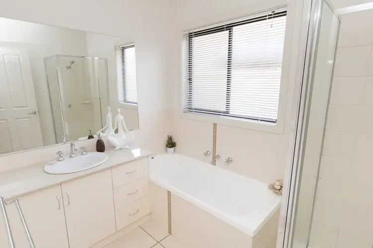 Sixth view of Homely house listing, 2 Heidi Court, Mildura VIC 3500