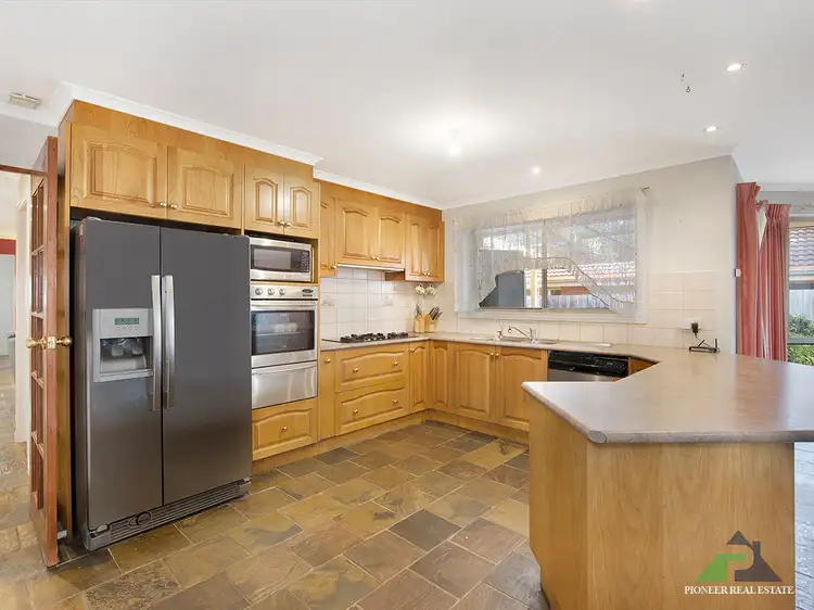 Fifth view of Homely house listing, 7 Fleur Court, Narre Warren South VIC 3805