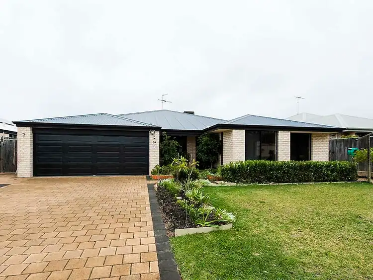 24 Waratah Circle, Halls Head WA 6210