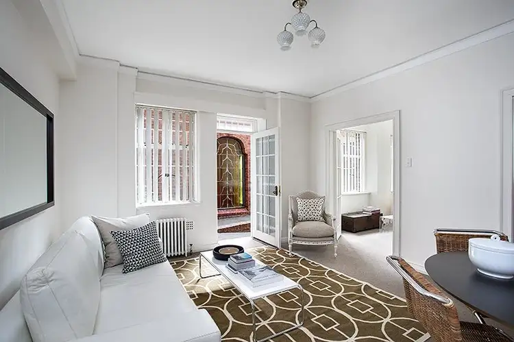 1/8 Birtley Towers, Birtley Place, Elizabeth Bay NSW 2011