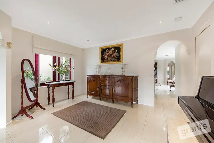 Fourth view of Homely house listing, 2 Adelaide Close, Berwick VIC 3806