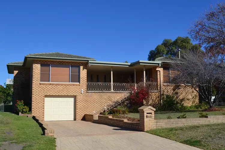 2 Lauder Street, Inverell NSW 2360