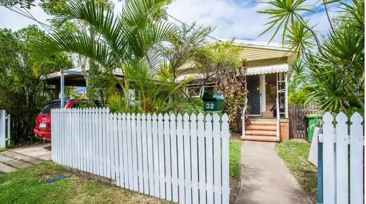 32 Donald Street, Woody Point QLD 4019