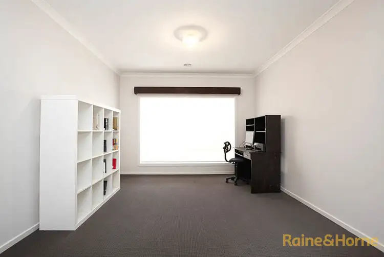 Sixth view of Homely house listing, 33 Kindred Avenue, Cranbourne North VIC 3977