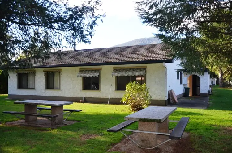 Main view of Homely unit listing, Unit 5, 896 Great Alpine Road, Freeburgh VIC 3741