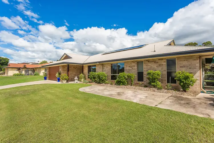 11 Deakin Court, Southside QLD 4570
