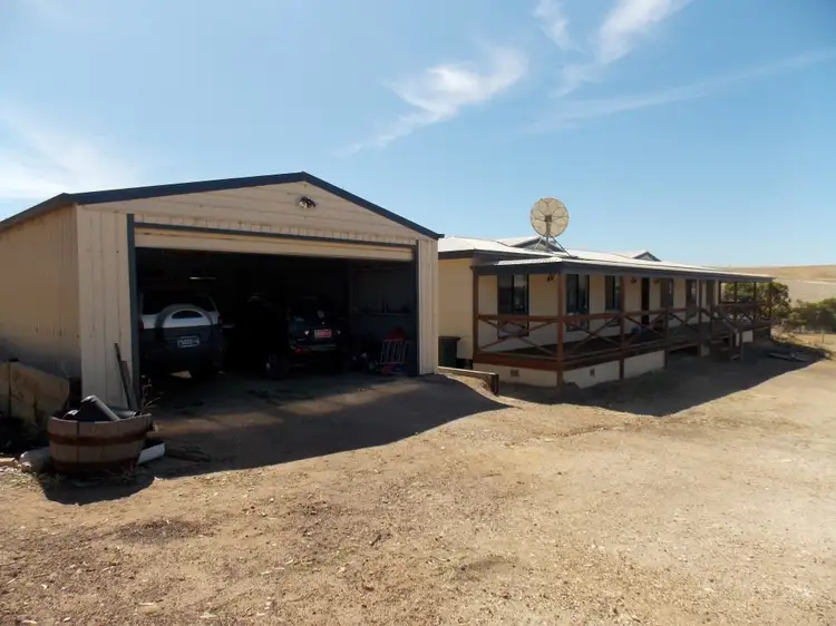 745 White Flat Road, Whites Flat SA 5607