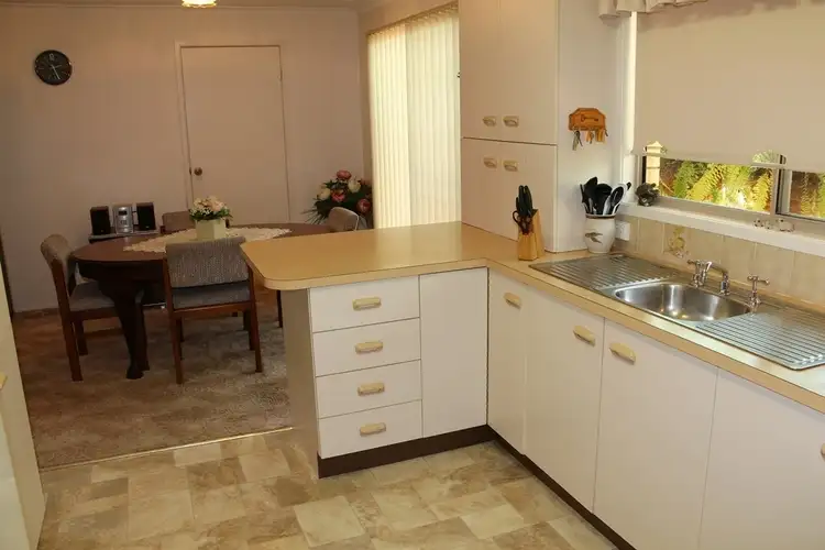 Sixth view of Homely villa listing, 2/4A Noorebar Avenue, Griffith NSW 2680