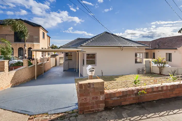 2 Carrisbrook Avenue, Punchbowl NSW 2196