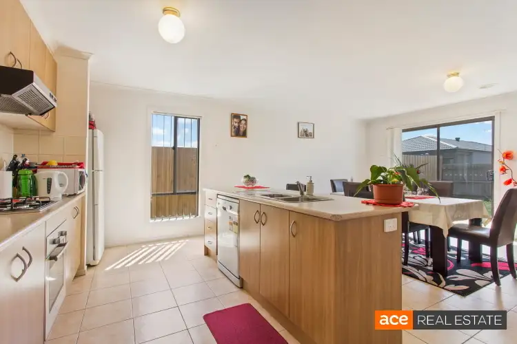 Seventh view of Homely house listing, 9 Craig Close, Truganina VIC 3029