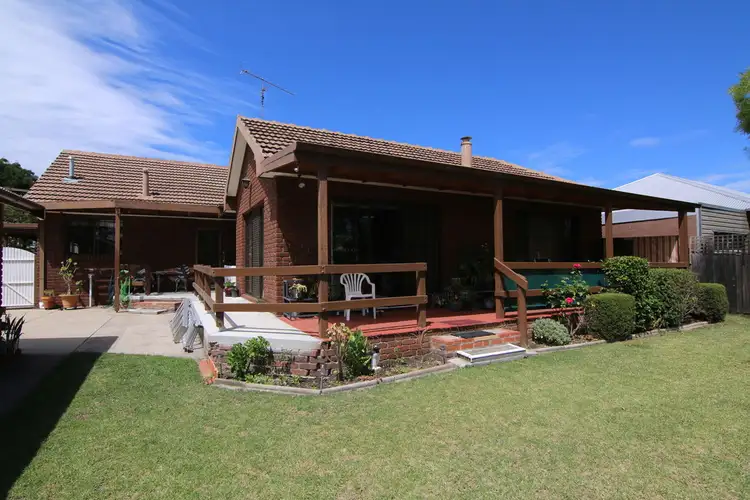14 Pinnock Street, Bairnsdale VIC 3875