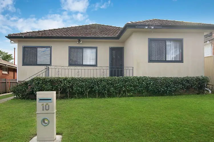 10 Donnison Street, West Gosford NSW 2250