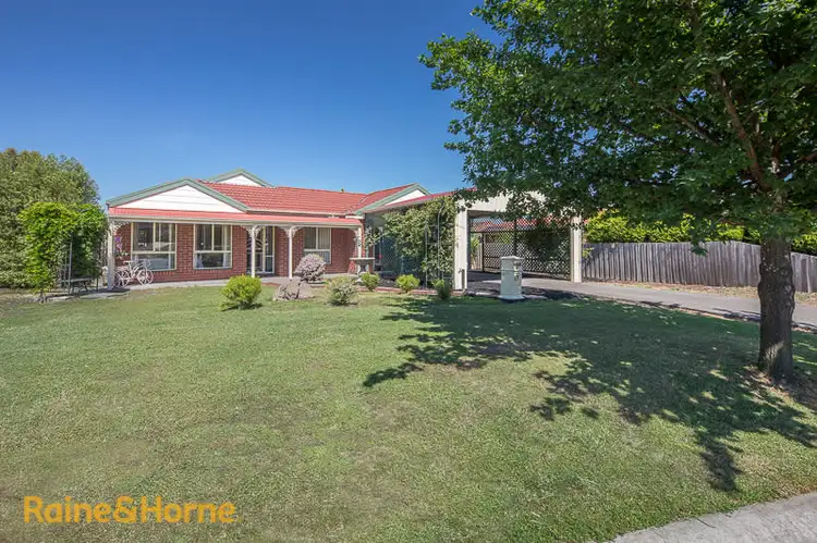 11 Landscape Close, Gisborne VIC 3437