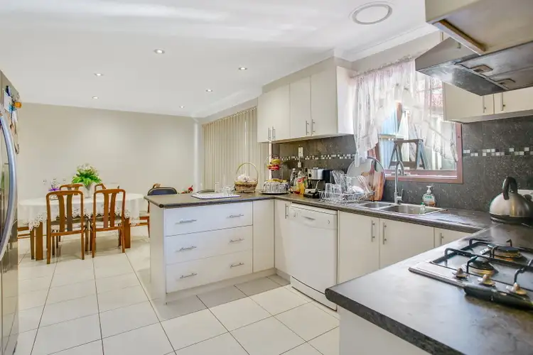 Sixth view of Homely house listing, 15 Tyntynder Close, Berwick VIC 3806