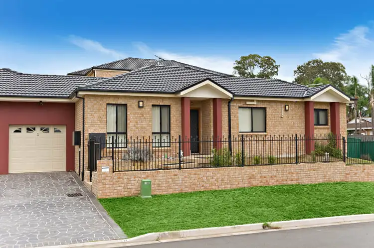 22 Fifth Avenue, Macquarie Fields NSW 2564