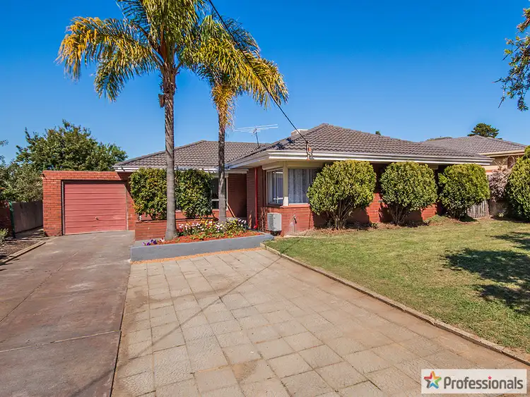 Second view of Homely house listing, 25 Menli Place, Orelia WA 6167